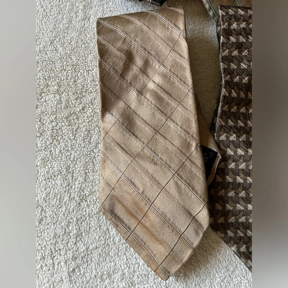 Bundle of ties (6), neutral colors. Assorted brands. Beige, tan, gray neckties. - Picture 5 of 9
